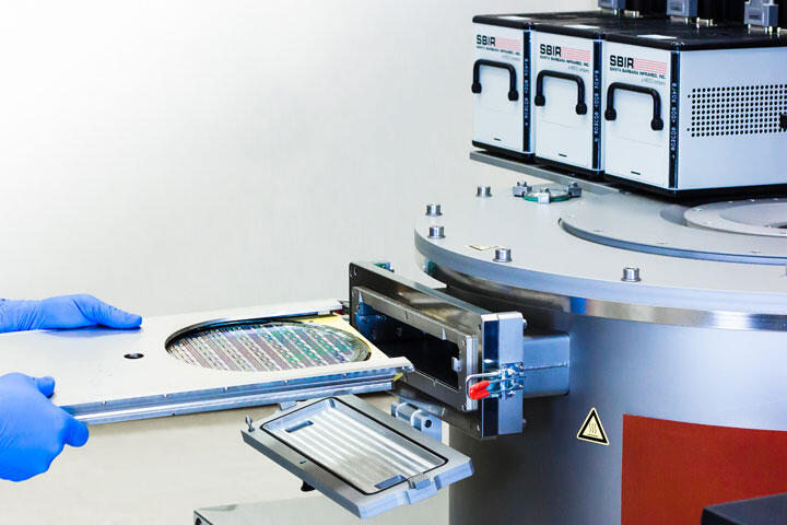 FormFactor - Cascade PAV200 - 200 mm semi-automated vacuum probe system FormFactor - Cascade PAV200 - 200 mm semi-automated vacuum probe system